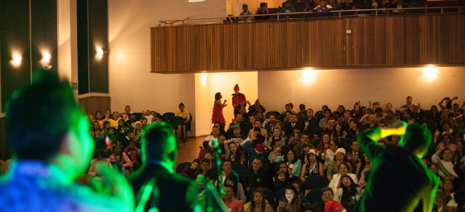 Consulado de Colombia en Quito realizó el evento la Navidad en Familia 