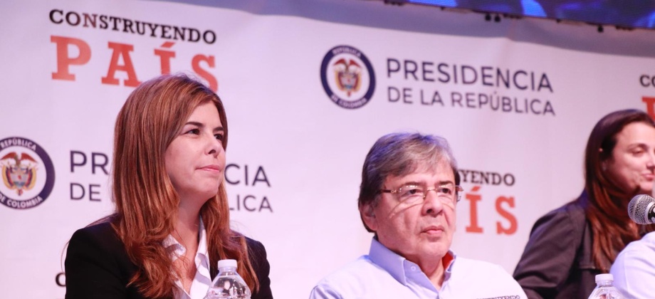 “Nuestra comunidad de compatriotas (en el exterior) debe ser atendida y escuchada”: Canciller Carlos Holmes Trujillo sobre Primer Taller Construyendo País Internacional