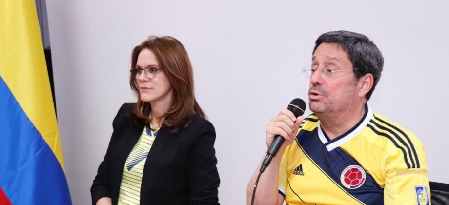 El Consulado en Nueva York respondió inquietudes a la comunidad en una jornada liderada por el Embajador Francisco Santos y la Cónsul Susana Berenguer