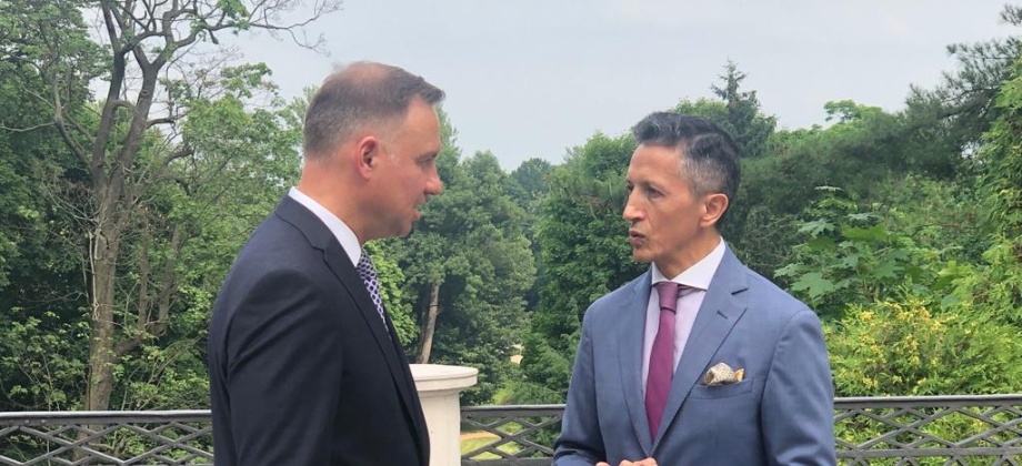 Embajador Javier Higuera participa en la inauguración de la Oficina de Política Exterior de la Presidencia de la República de Polonia