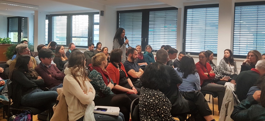El Consulado en Berlín conmemoró el Día Nacional de la Memoria y Solidaridad con las Víctimas del conflicto armado con la conferencia ‘Justicia Transicional en Colombia’
