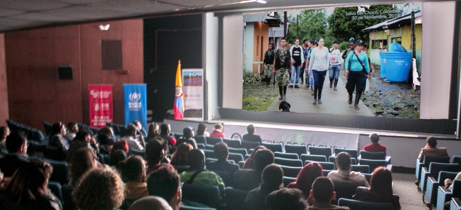 El Consulado de Colombia en Quito conmemoró el Día Nacional de la Memoria y la Solidaridad con las Víctimas del conflicto armado