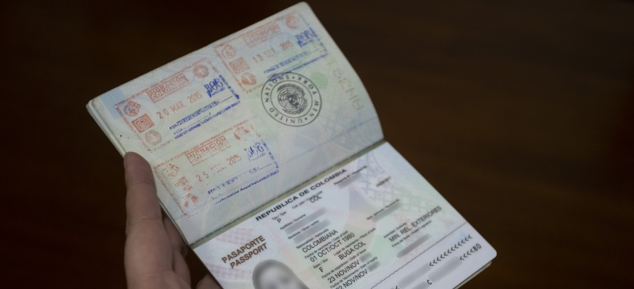 Entrega de documentos de identidad, registros civiles 