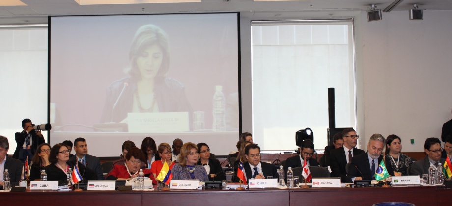 Embajadora de Colombia en México, Patricia Cárdenas, participó en el diálogo de Cancilleres y Altas Autoridades en el trigésimo sexto período de sesiones de la Cepal