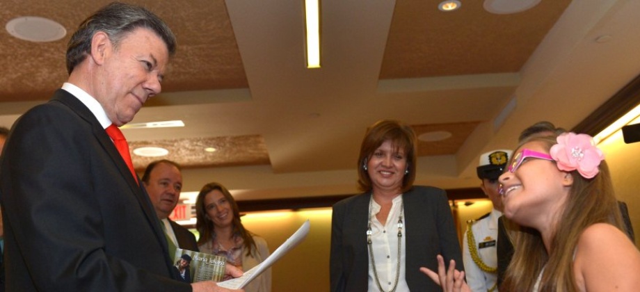 La Cónsul General Central, Martha Lucia Jaramillo Martínez, participó en el encuentro con empresarios que tuvo el Presidente Juan Manuel Santos en la Cámara de Comercio Colombo-Americana.