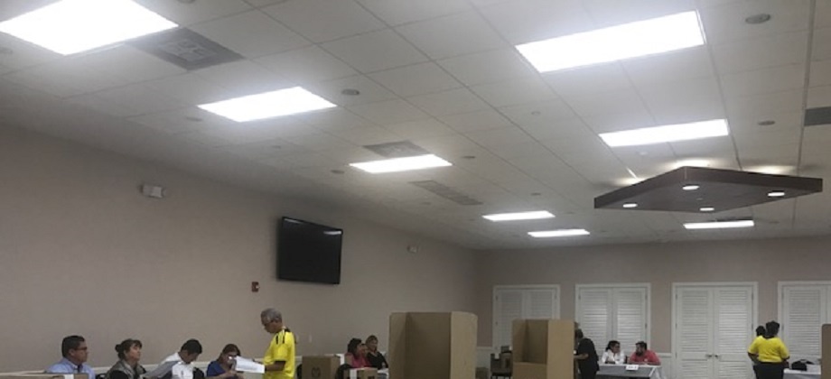 Consulado de Colombia en Miami inició la jornada final del proceso electoral en exterior para Congreso y consultas interpartidistas 2018