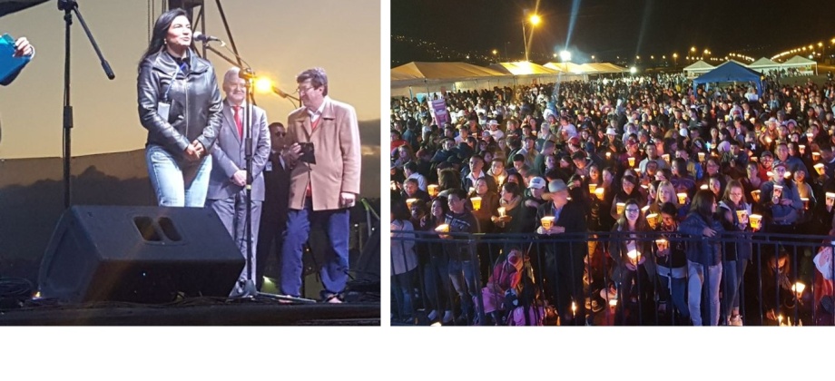 El Consulado de Colombia celebró la tradicional noche de las velitas en el Parque Bicentenario de Quito