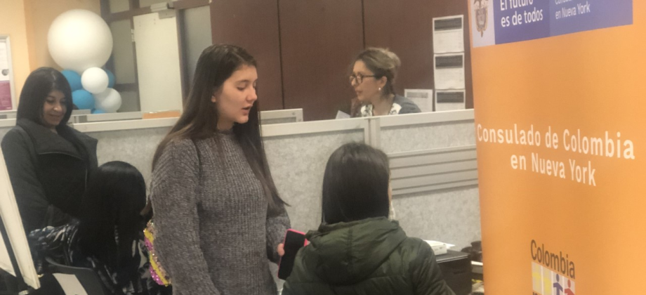 Se cumplió la tercera jornada de horario extendido para colombianos en Queens. Consulad