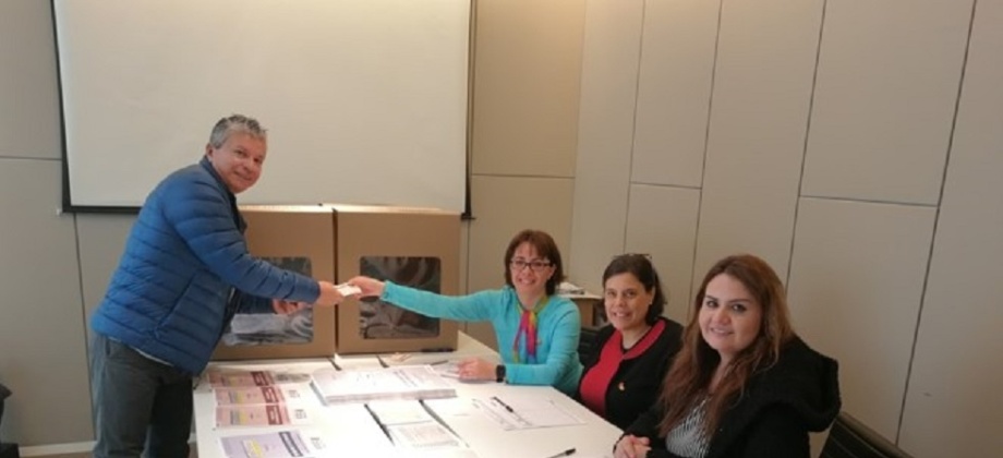 Consulado de Colombia en Shanghai inició la jornada final del proceso electoral en el exterior para Congreso y consultas interpartidistas 2018