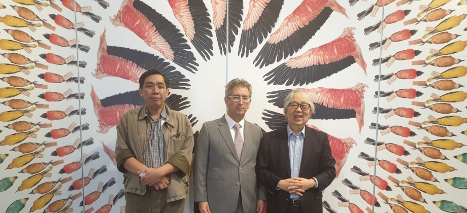Embajador Manuel Solano realizó una visita guiada al Museo de Historia Natural de Singapur
