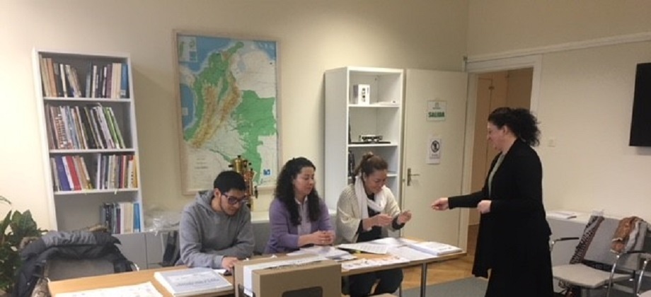 Embajada de Colombia en Suecia dio apertura a votaciones de Elecciones Congreso 2018 
