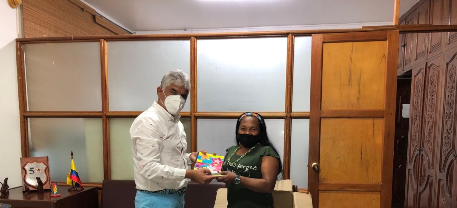 Consulado de Colombia en Tabatinga entregó útiles escolares para los hijos de las víctimas del conflicto