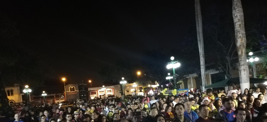 Con la celebración de la Fiesta de Farolitos el Consulado de Colombia en Lima afianzó los vínculos con la comunidad colombiana 