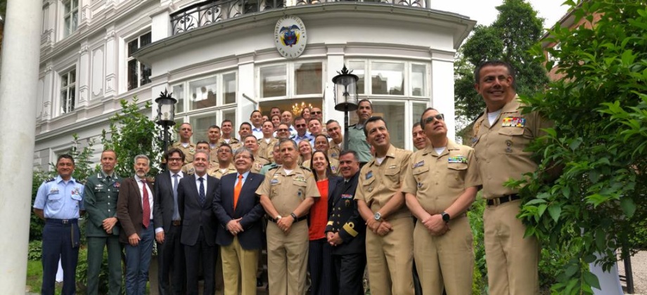 Con la presencia del Canciller Holmes Trujillo, Embajada en Noruega rindió homenaje a integrantes del Curso de Altos Estudios Militares (CAEM) de las Fuerzas Armadas de Colombia