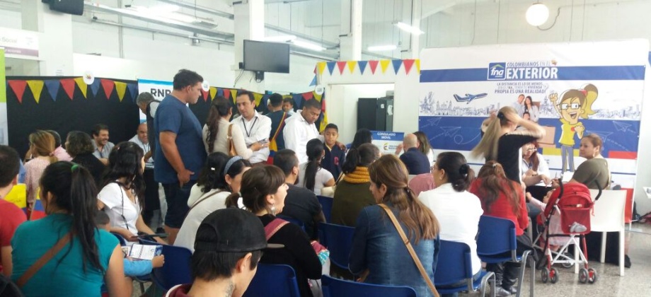 La Feria de Servicios para colombianos en Buenos Aires recibió durante su primera versión a 2.500 asistentes