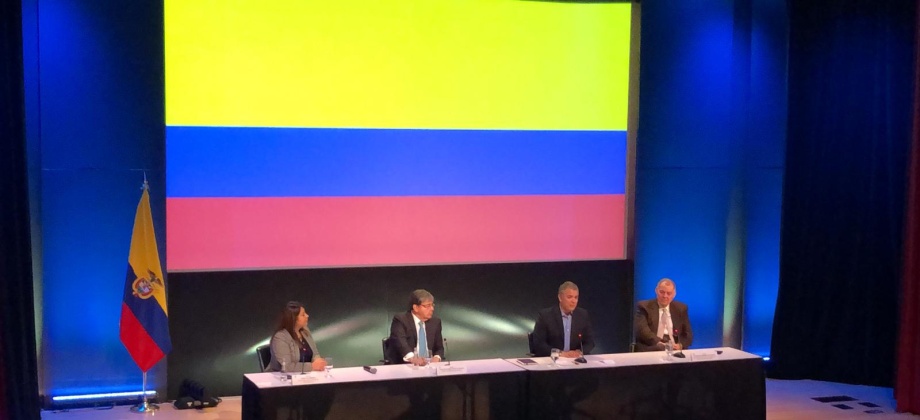 Presidente Iván Duque, Canciller Carlos Holmes Trujillo y la Cónsul en Washington dialogaron con la comunidad colombiana