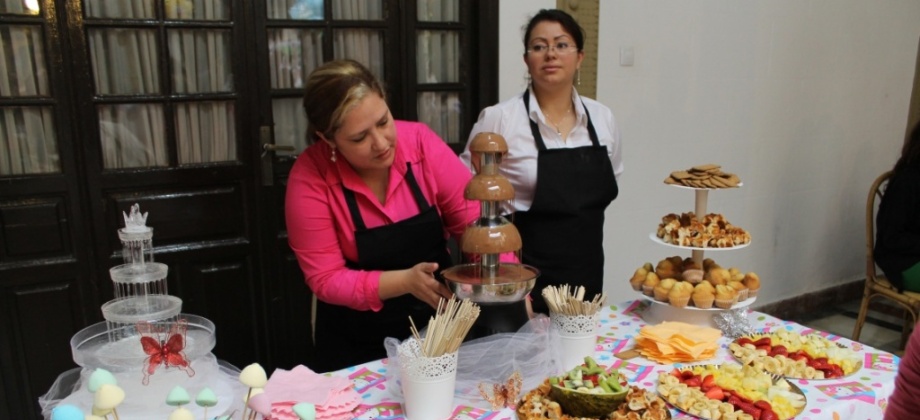 Arte e ingenio con la puesta en escena de la merienda que se les ofreció a niños y familiares.