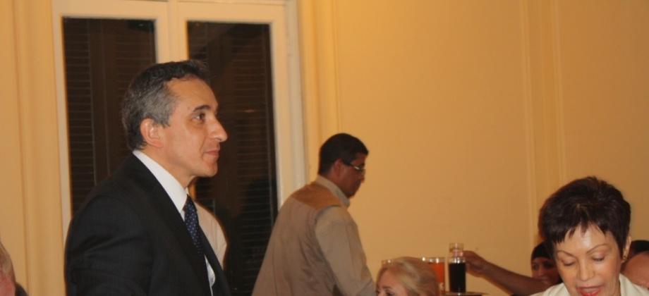 El Embajador de Colombia en Egipto, señor Álvaro Sandoval Bernal, momentos antes de la presentación.