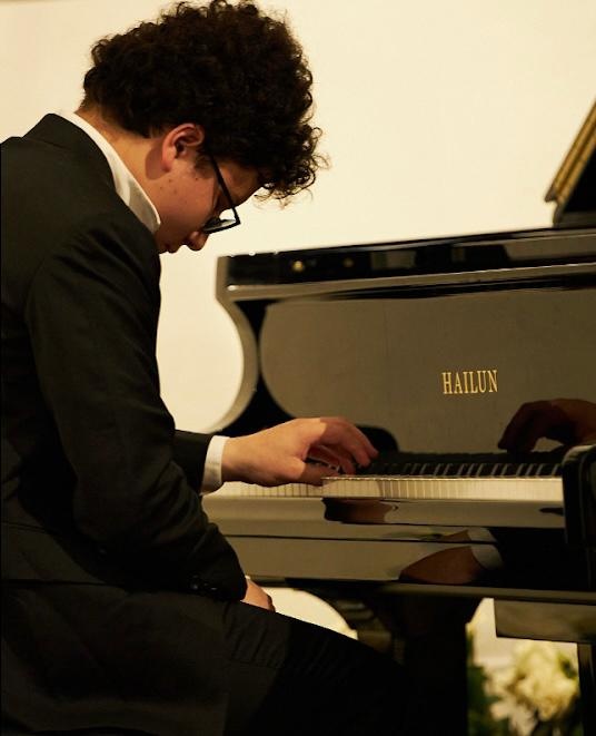 Consulado de Colombia en Miami realizó recital de piano del colombiano Matthew Garvin Diaz
