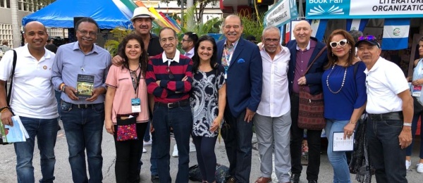 El Consulado de Colombia en Miami apoyó a la comunidad colombiana durante el Street Fair del Miami Book Fair