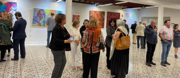 El Consulado de Colombia en Miami les abrió sus puertas a los diferentes artistas colombianos y celebró con éxito la tradicional Noche de Galería